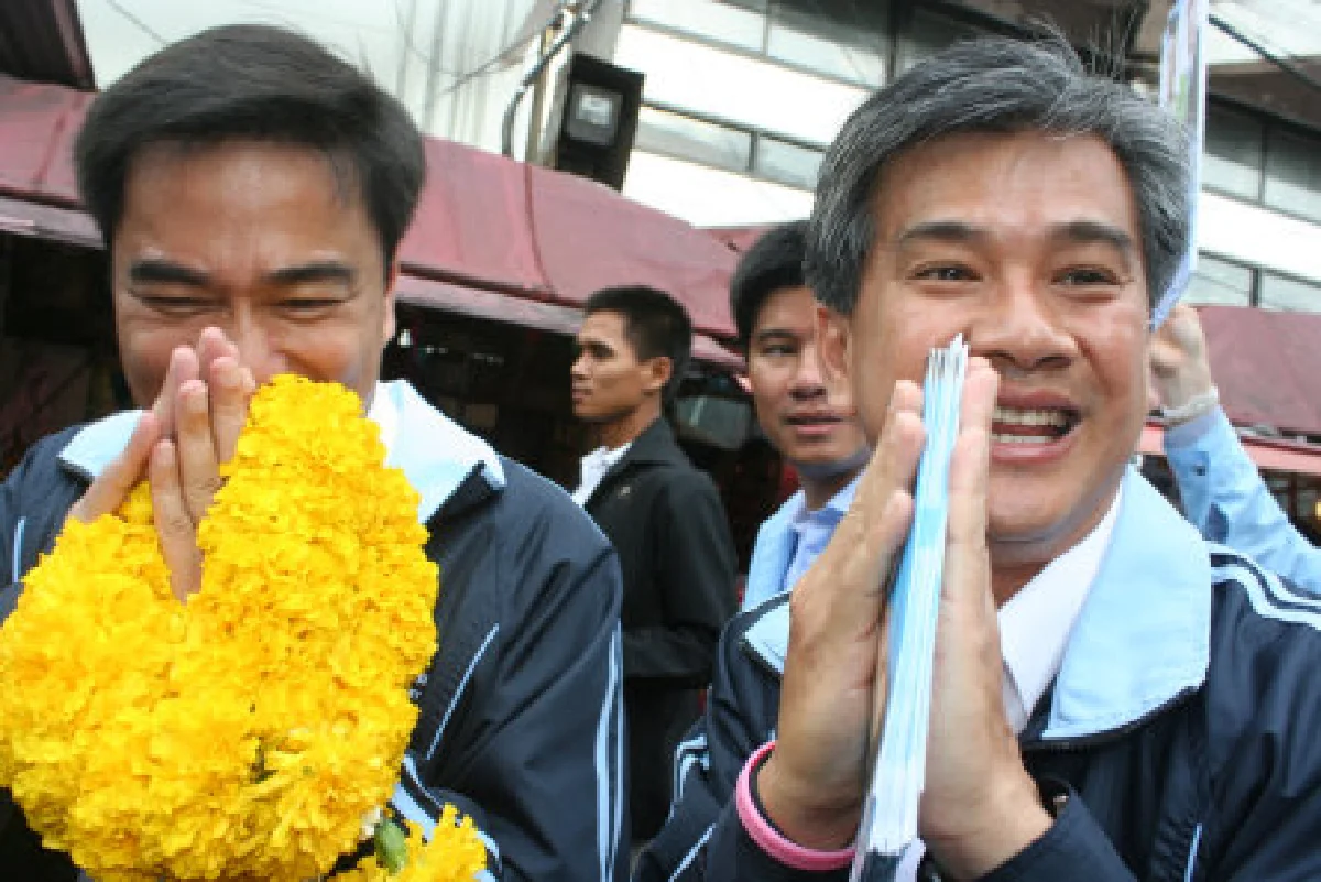 มาร์คหาเสียงตลาดบางกะปิ
