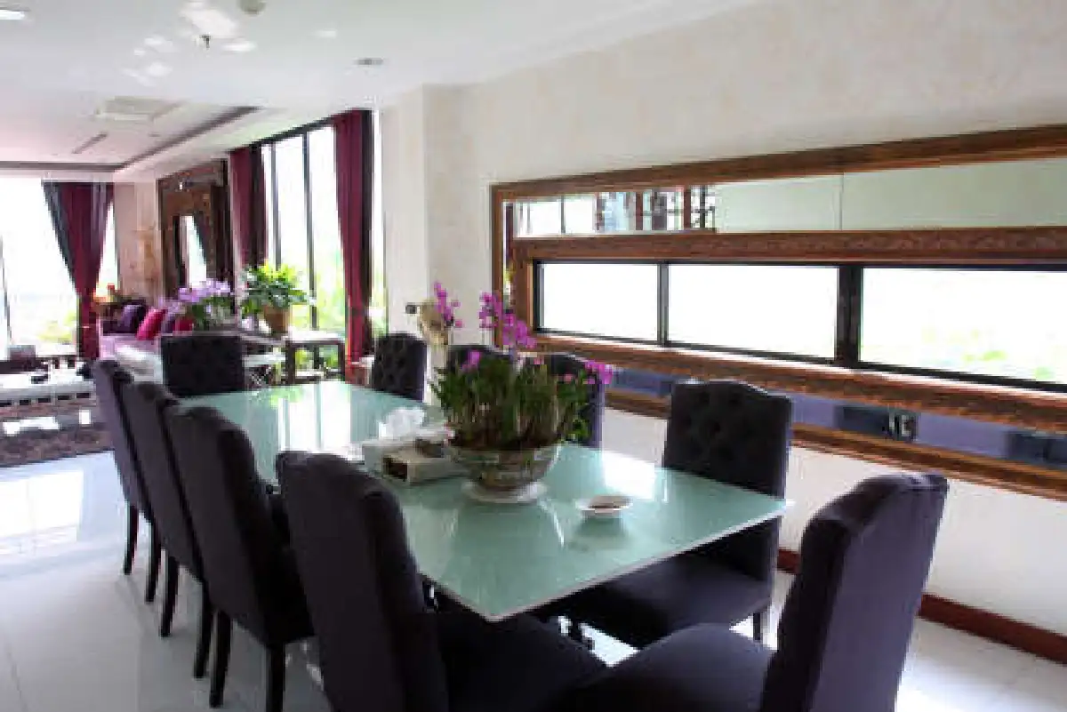 แทนธวัช เรืองศร พาชมเพนต์เฮาส์หวานผสานแกร่ง