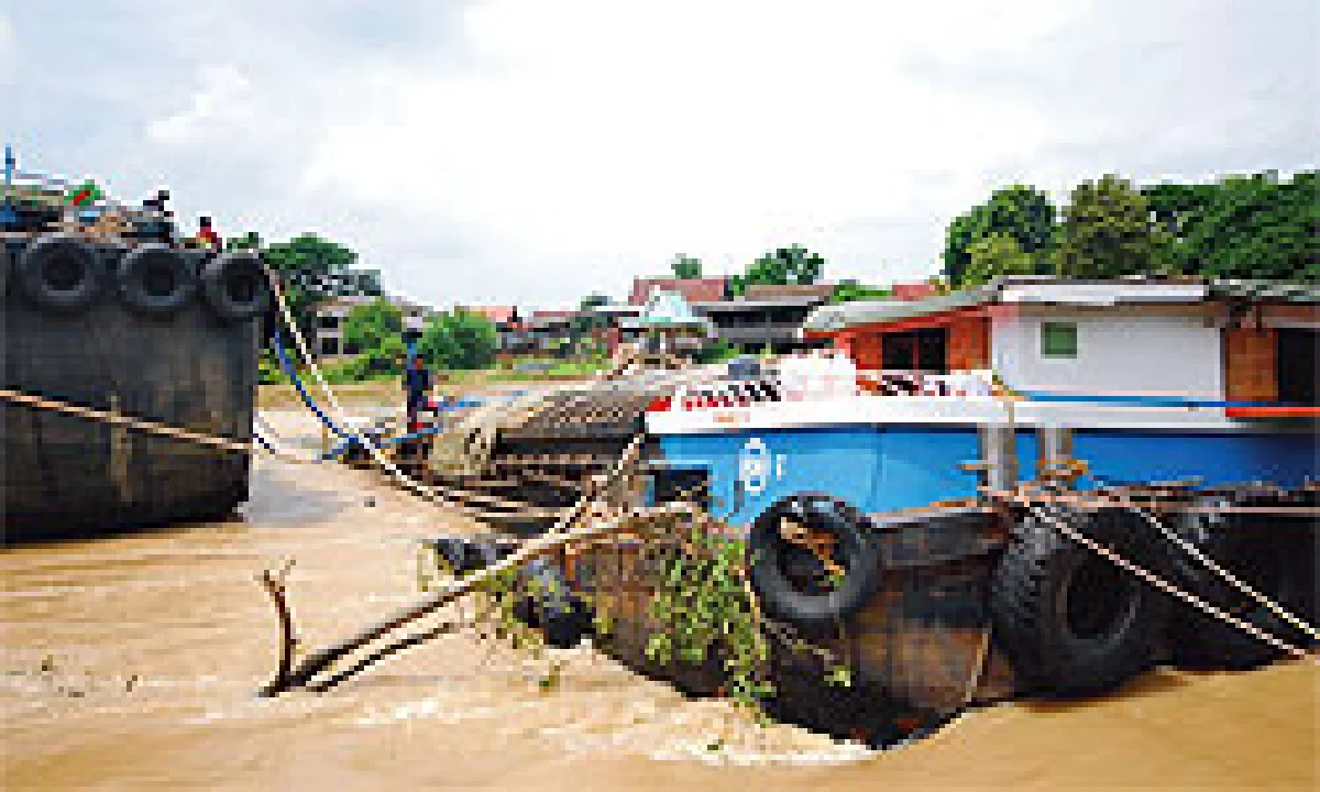 เรือน้ำตาลล่มเจ้าพระยาวิกฤตกรุงเก่าประกาศภัยพิบัติ 3 อำเภอ