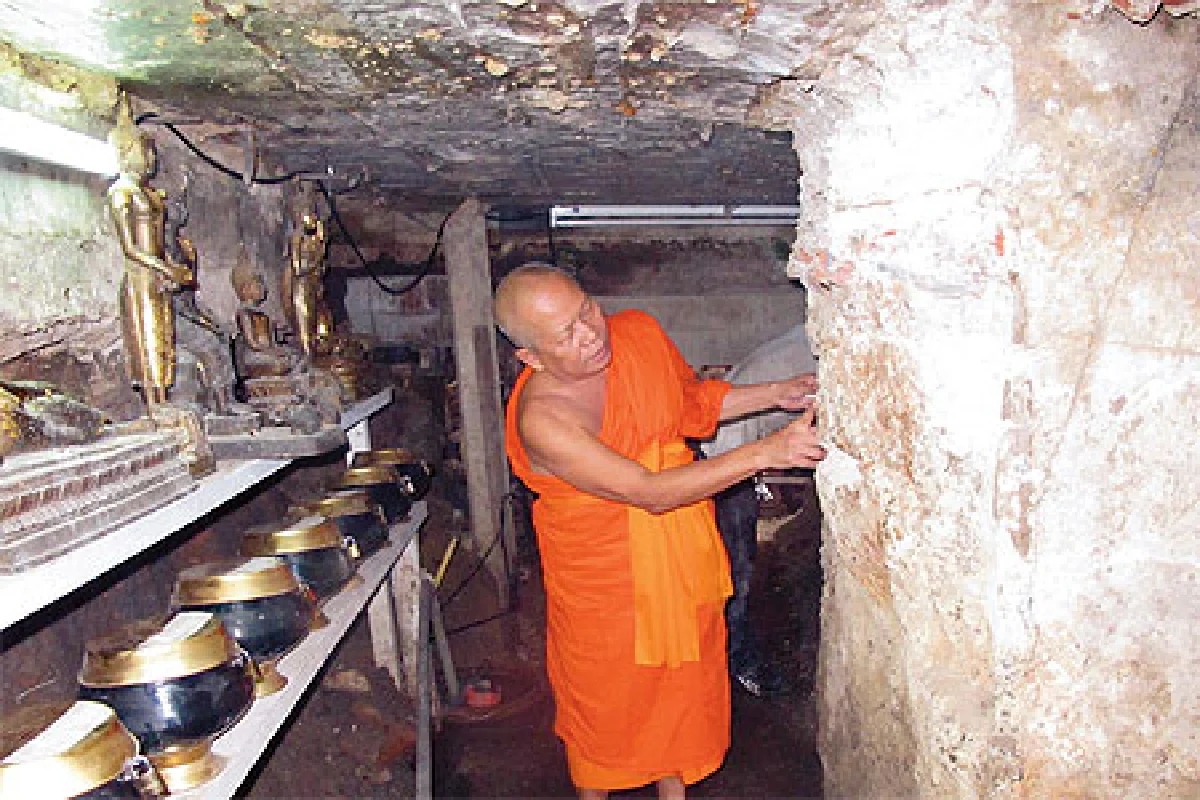 ยกโบสถ์ ลอดใต้ถุนโบสถ์อายุ 264 ปี วัดนาคปรก อัศจรรย์ ยิ่งนัก