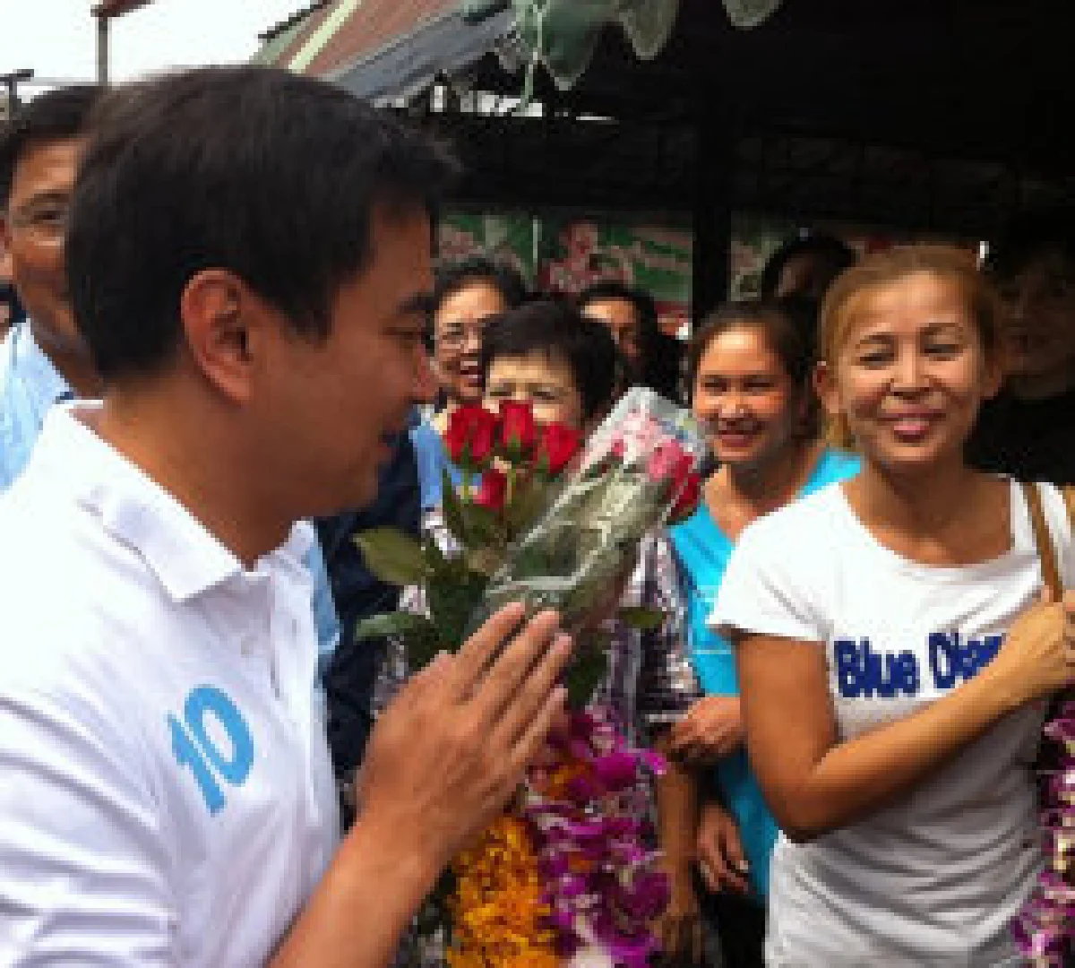แดงเจอกองเชียร์มาร์คไล่