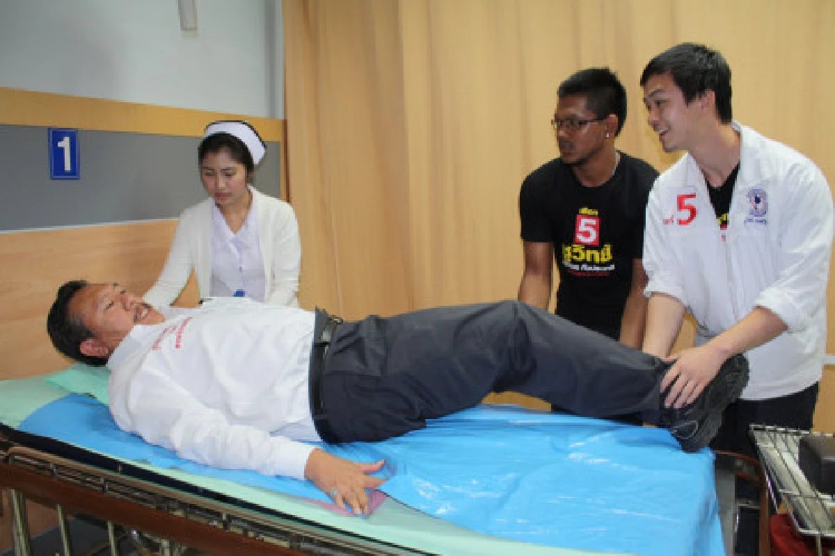 หามชูวิทย์ส่งรพ.ลื่นล้มหลังเดี้ยง