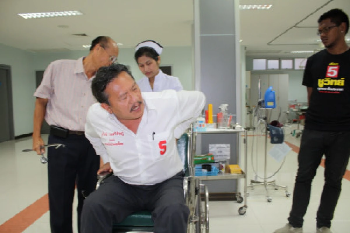 หามชูวิทย์ส่งรพ.ลื่นล้มหลังเดี้ยง