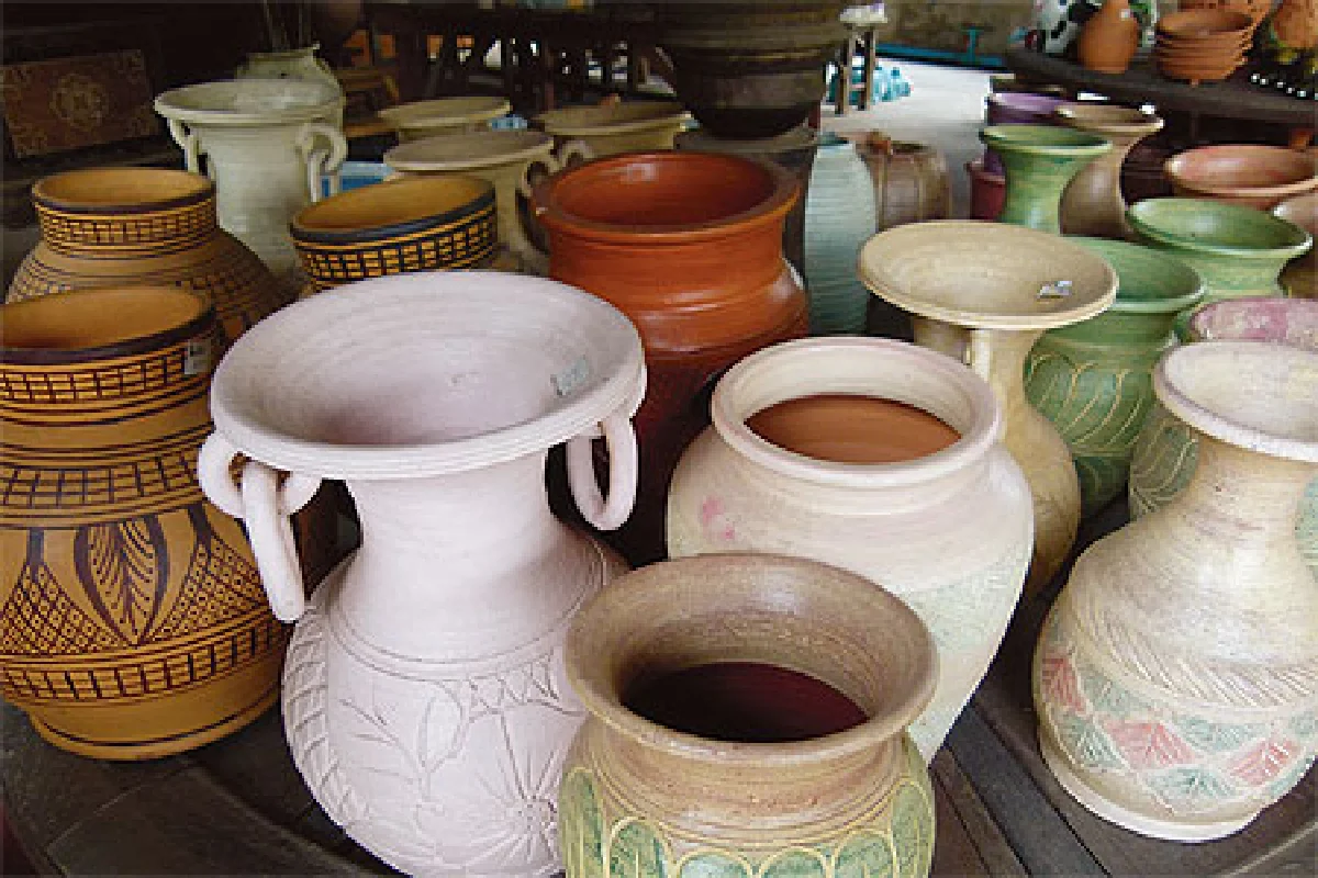 กระถางดินเผาเงินล้าน