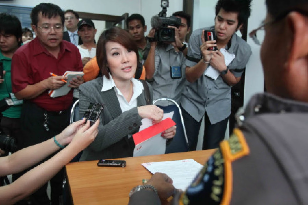 ทรูแจ้งความดีแทคเป็นบริษัทต่างด้าว