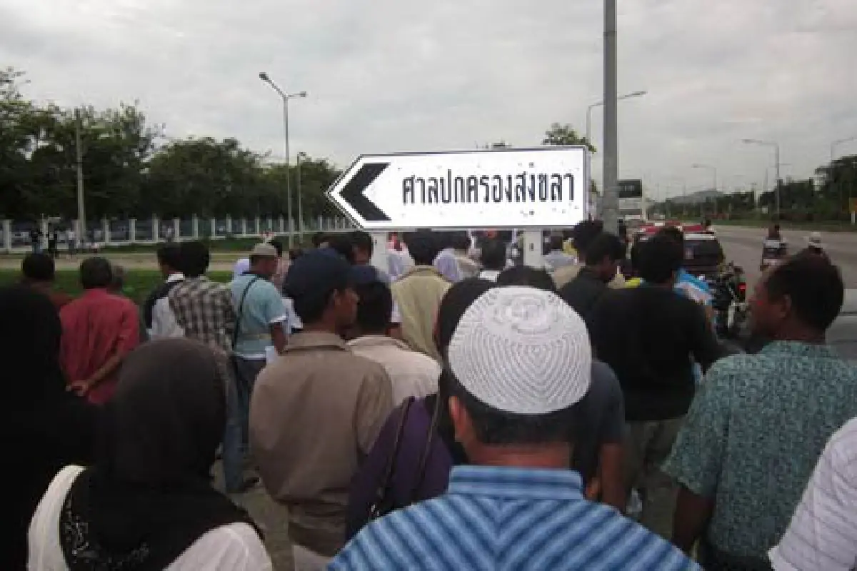 ประมงร้องศาลเพิกถอนขุดเจาะน้ำมัน