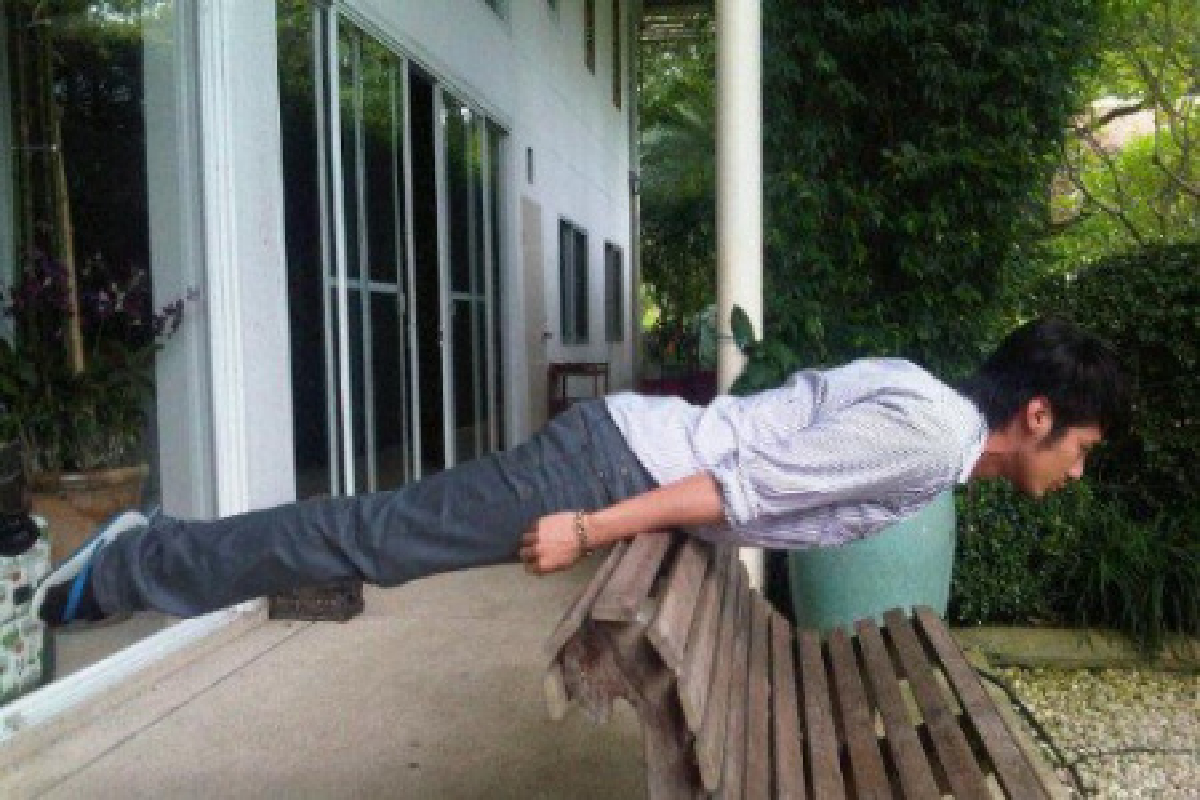 Planking เทรนด์พิเรนทร์ท้าความตาย Planking เทรนด์พิเรนทร์ท้าความตาย