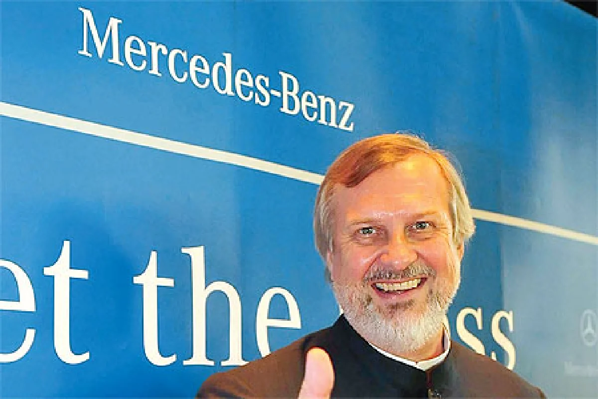 อเล็กซานเดอร์ เพาฟเลอร์ บิ๊ก Benz