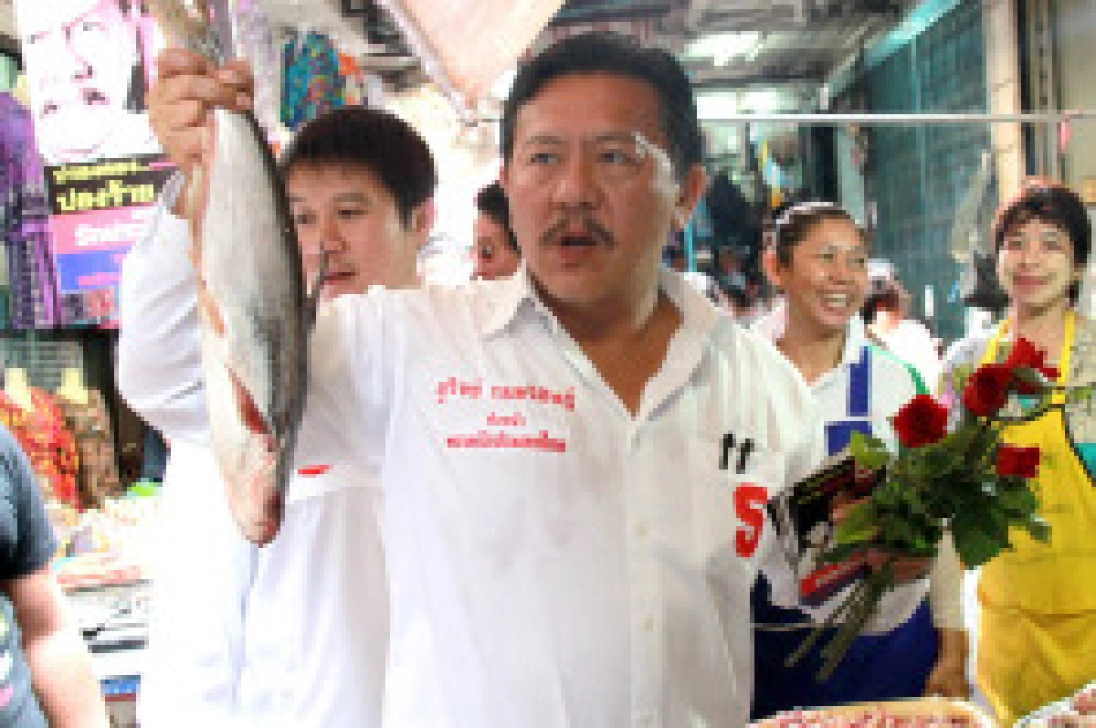 ชูวิทย์หาเสียงหัวหินดันนโยบายท่องเที่ยว