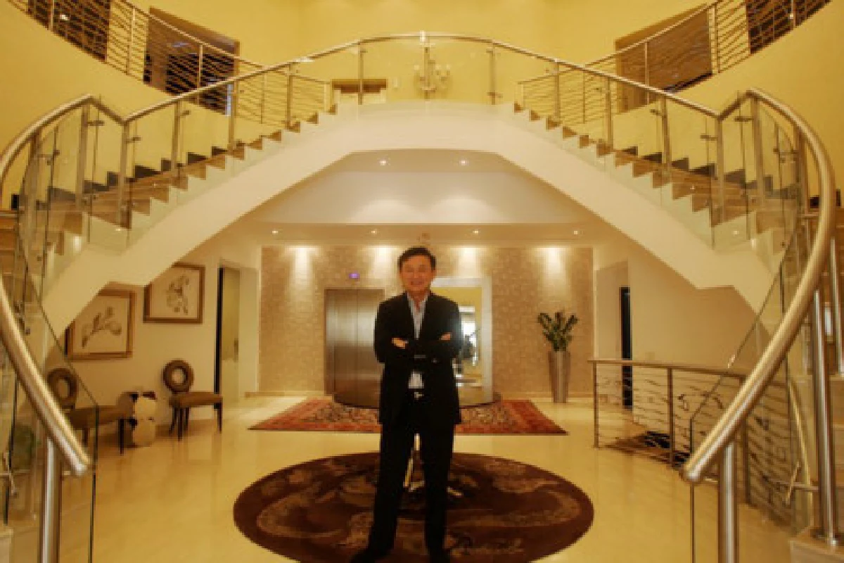 ทักษิณโชว์ภาพบ้านดูไบ