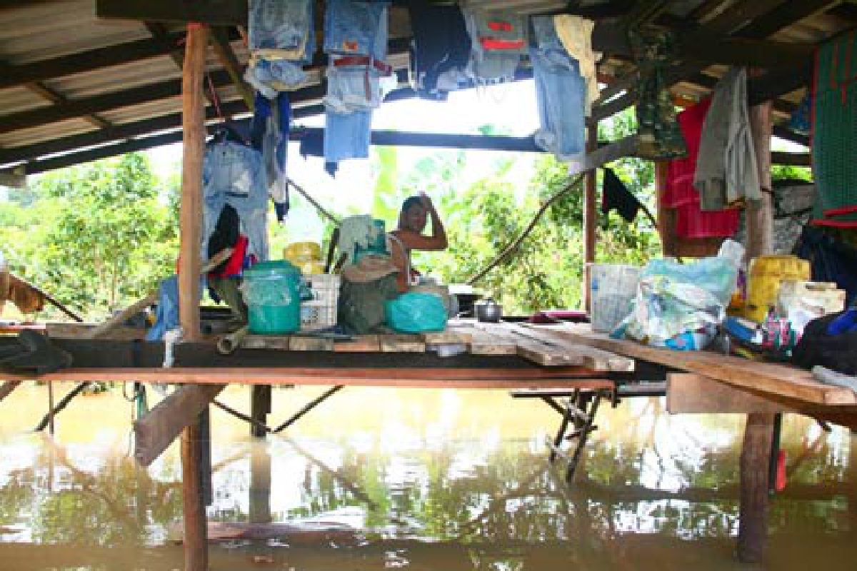 น้ำท่วมตราดชาวบ้านหวั่นหมดสิทธิ์เลือกตั้ง น้ำท่วมตราดชาวบ้านหวั่นหมดสิทธิ์เลือกตั้ง