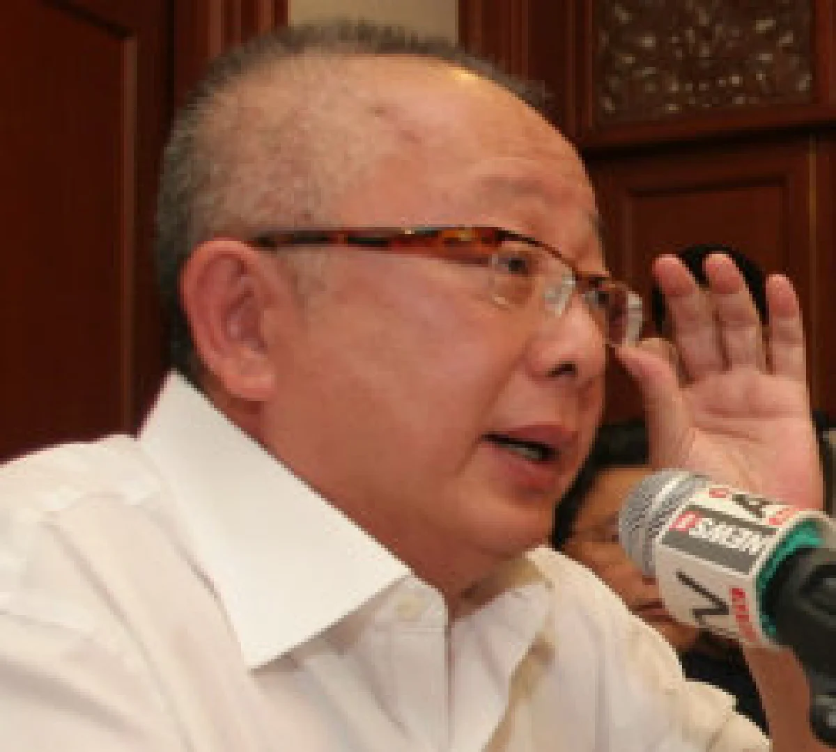 สนธิยื่นกกต.ยุบเพื่อไทย
