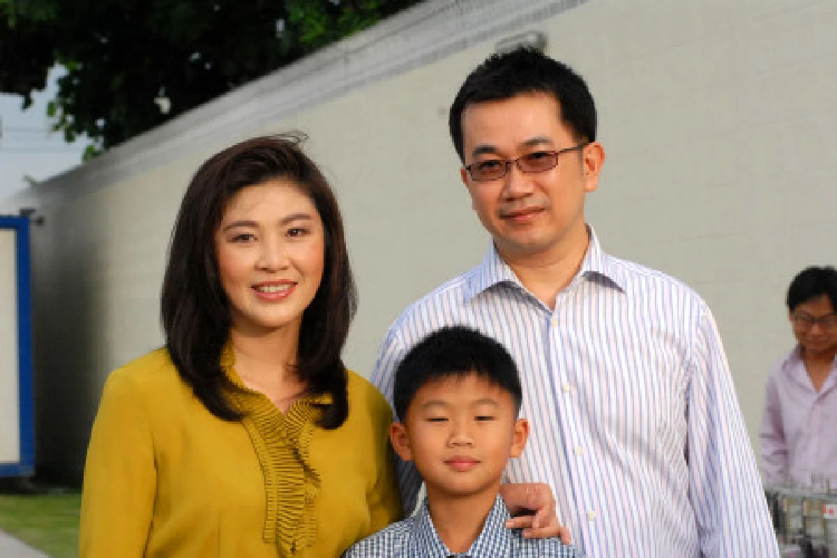 ยิ่งลักษณ์ทำบุญวันเกิดขอความปรองดอง