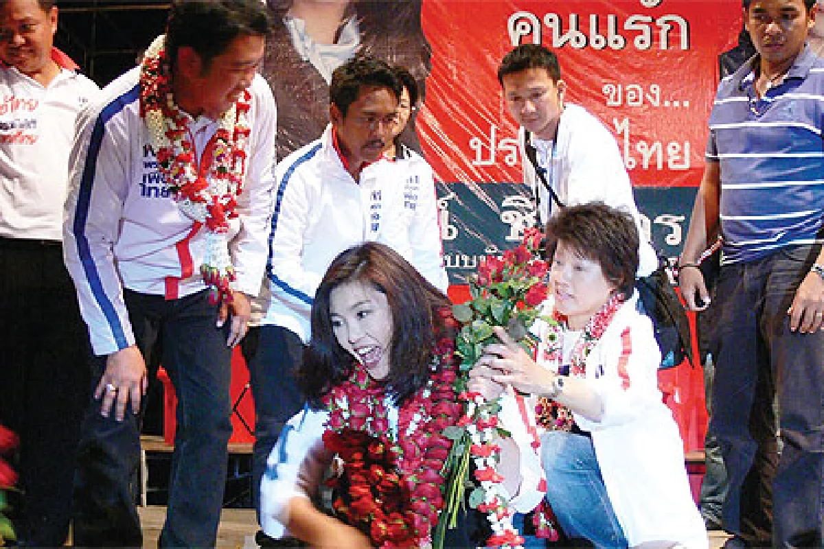 รอบรั้วเลือกตั้ง