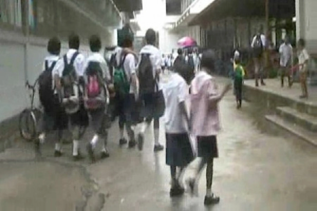 สั่งปิดโรงเรียนสกัดโรคปากเท้าเปื่อยระบาด
