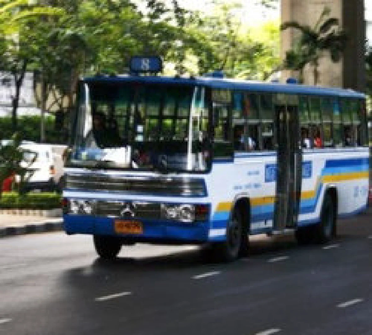 ขสมก.สั่งพักรถเมล์สาย8วิ่ง27คัน