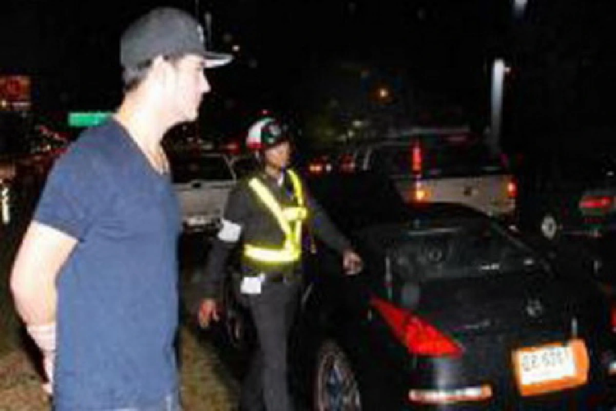 ฟานซวย!เก๋งชนท้ายเสียหลักพุ่งเสยกระบะยับ