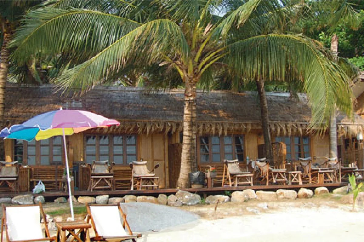 หลีกหนีความวุ่นวายไปกับ  MANTA KIRI ISLAND RESORT