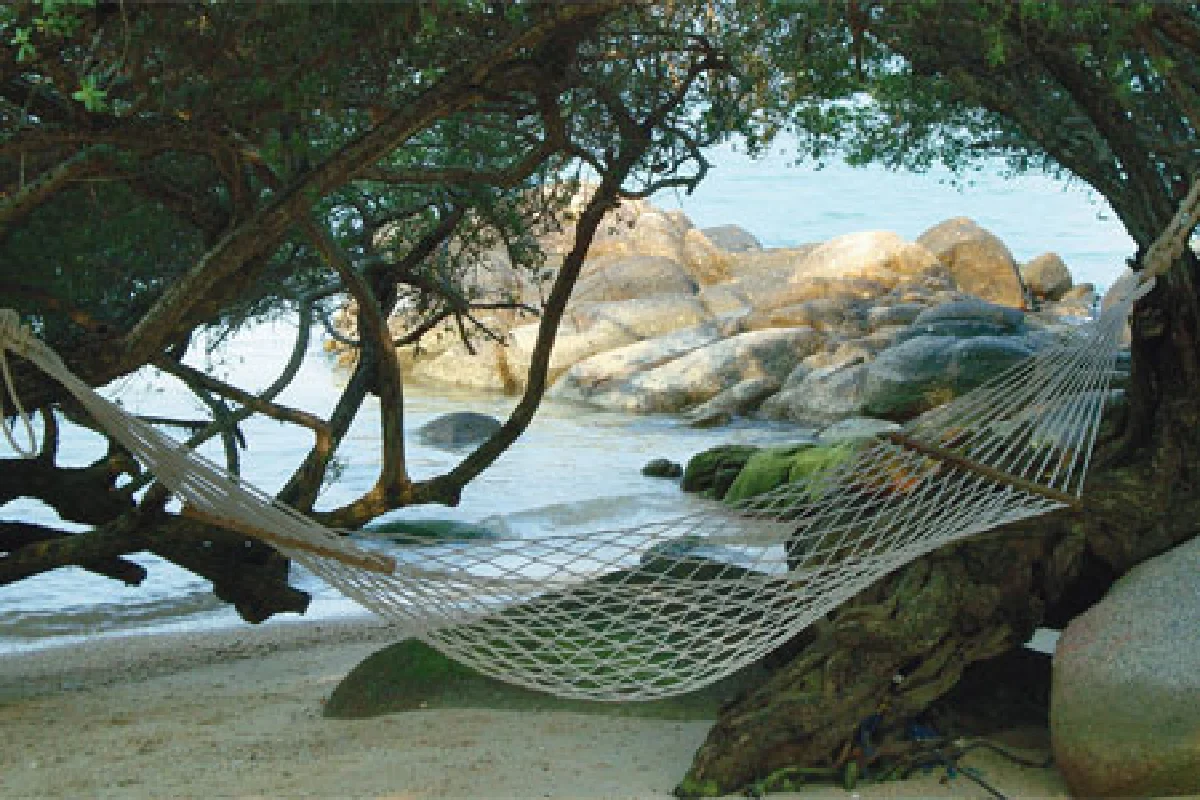 หลีกหนีความวุ่นวายไปกับ  MANTA KIRI ISLAND RESORT