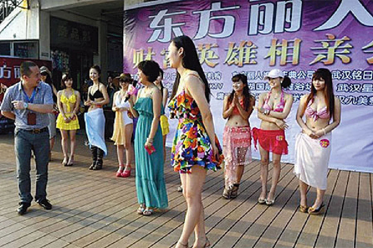 งานหาคู่‘เศรษฐีจีน’จับสาวนุ่งบิกินีโชว์โฉม
