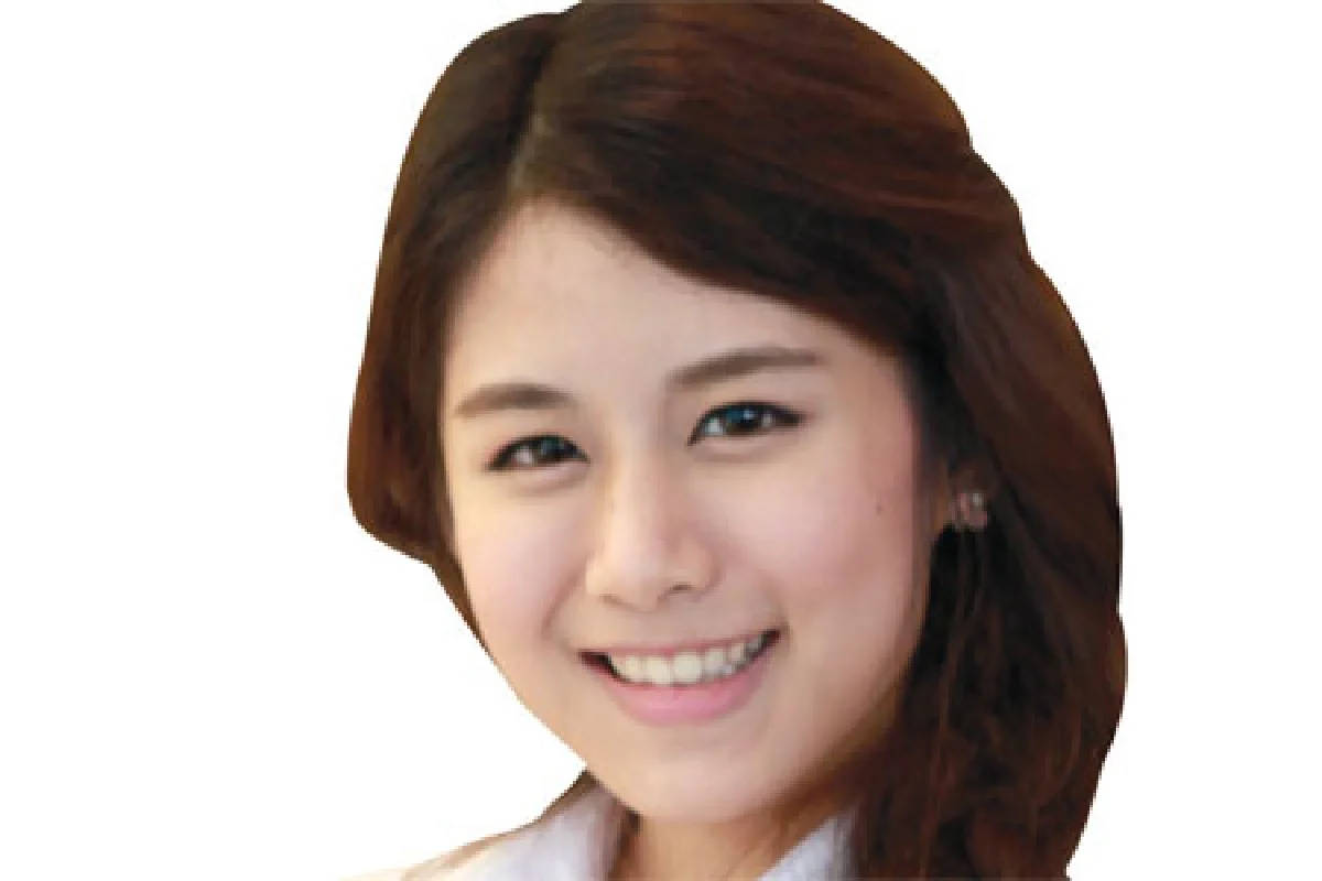 ธนันต์ธรญ์ นีระสิงห์ สดใสสไตล์สาวบัญชี