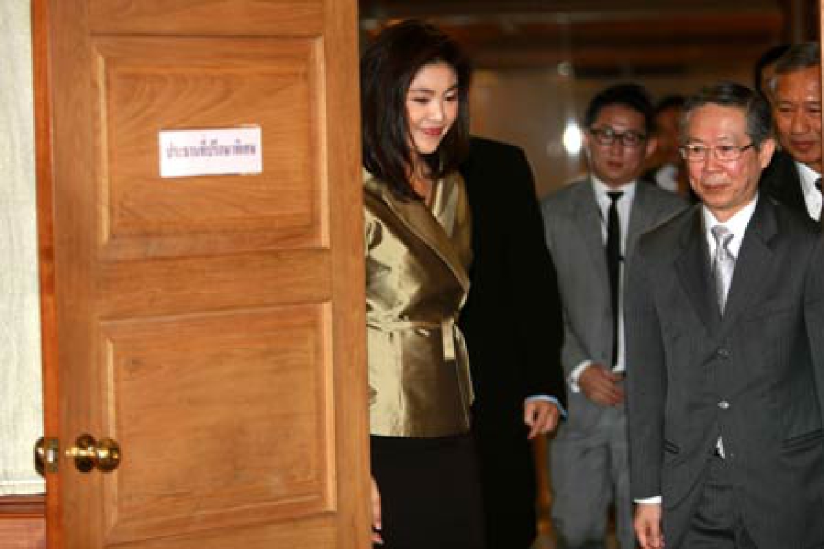 ทูตสิงคโปร์พบยิ่งลักษณ์ ทูตสิงคโปร์พบยิ่งลักษณ์
