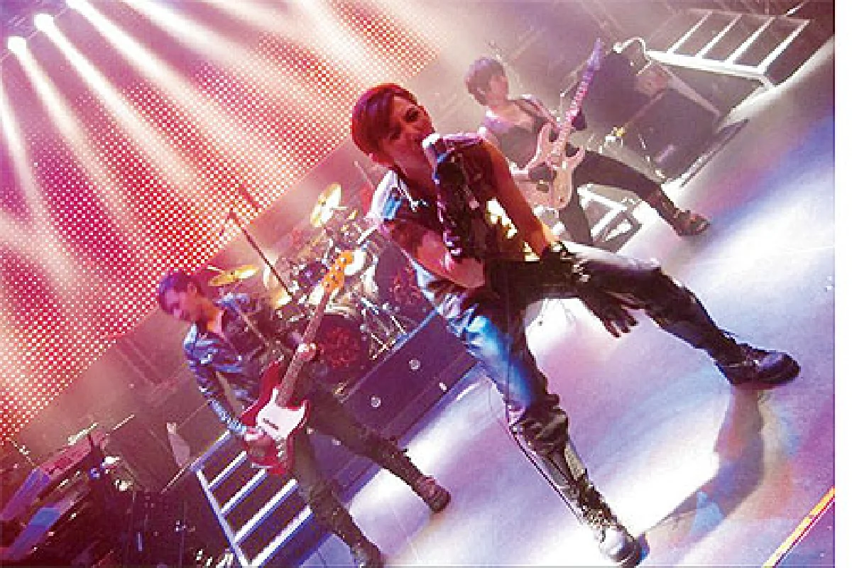 Queen Inc วงร็อกมาแรงแห่งแดนลอดช่อง