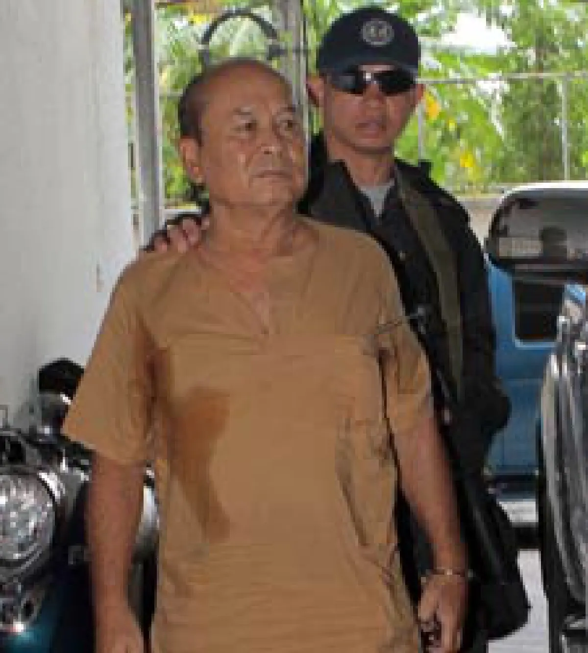 เลื่อนอ่านคำพิพากษา"ชลอ"เรียกรับเงิน