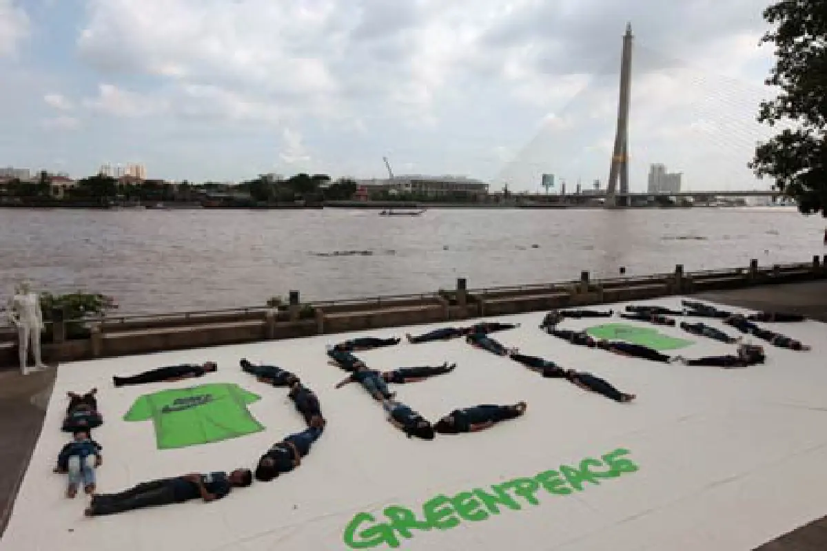 กรีนพีชแฉไนกี้-อาดิดาสใช้สารเคมีทำน้ำเสีย