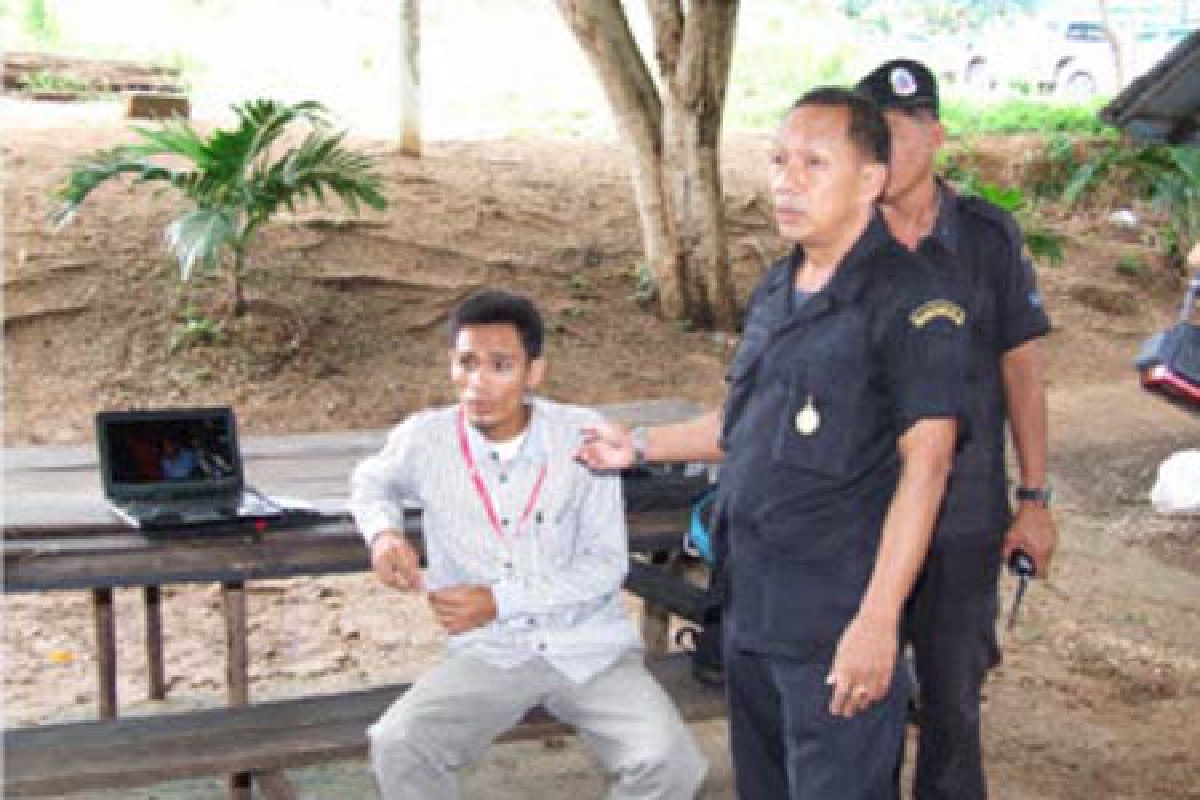 ทหาร กักตัวเขมรมุสลิม ข้ามด่านอรัญฯ ทหาร กักตัวเขมรมุสลิม ข้ามด่านอรัญฯ