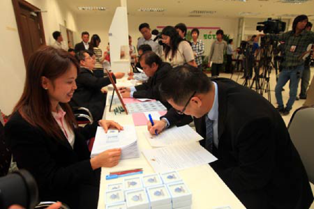วันที่ 3 สส.ป้ายแดงรายงานแค่5คน วันที่ 3 สส.ป้ายแดงรายงานแค่5คน