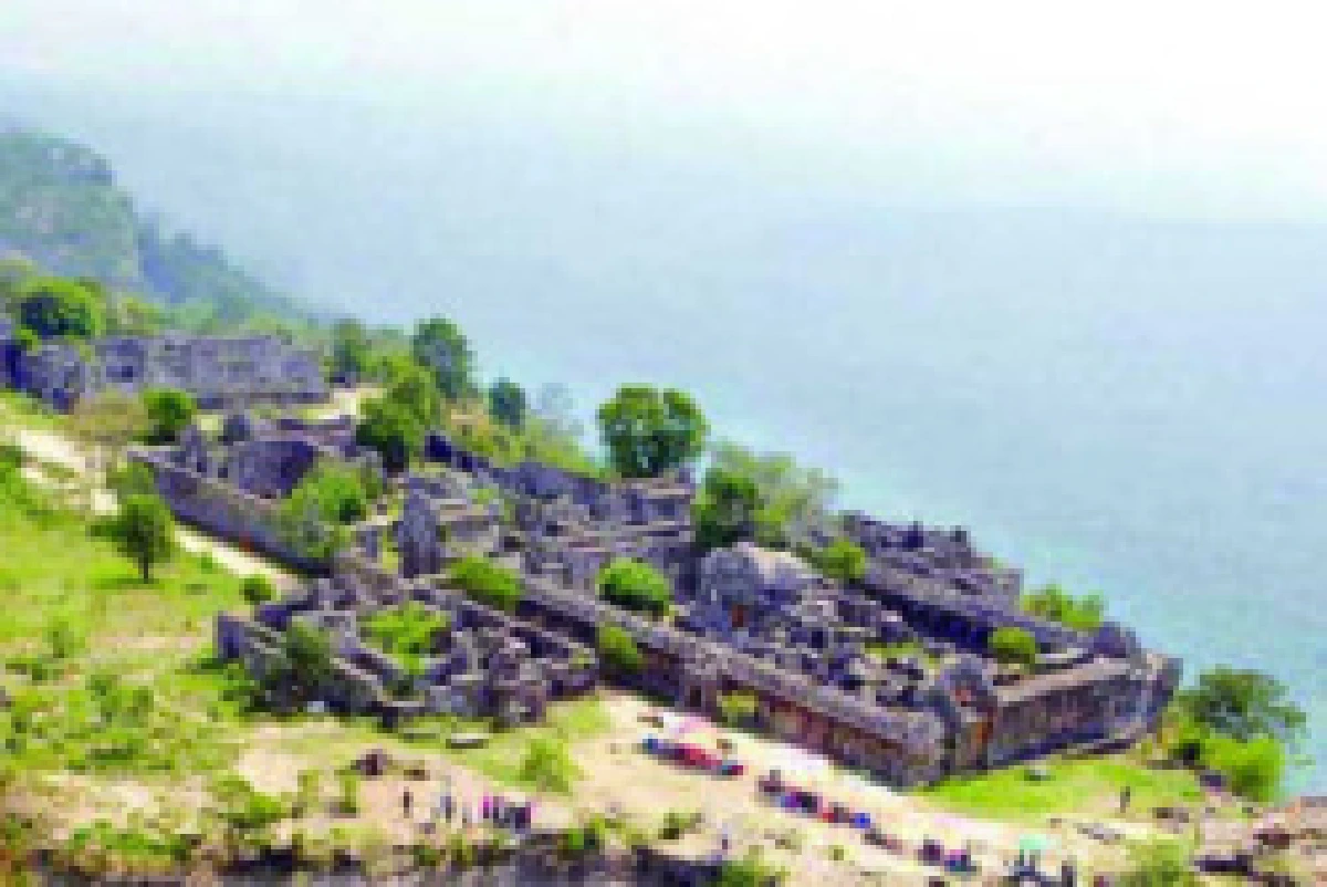 ทหารรอฟังคำสั่งรัฐบาลหลังศาลโลกตัดสิน