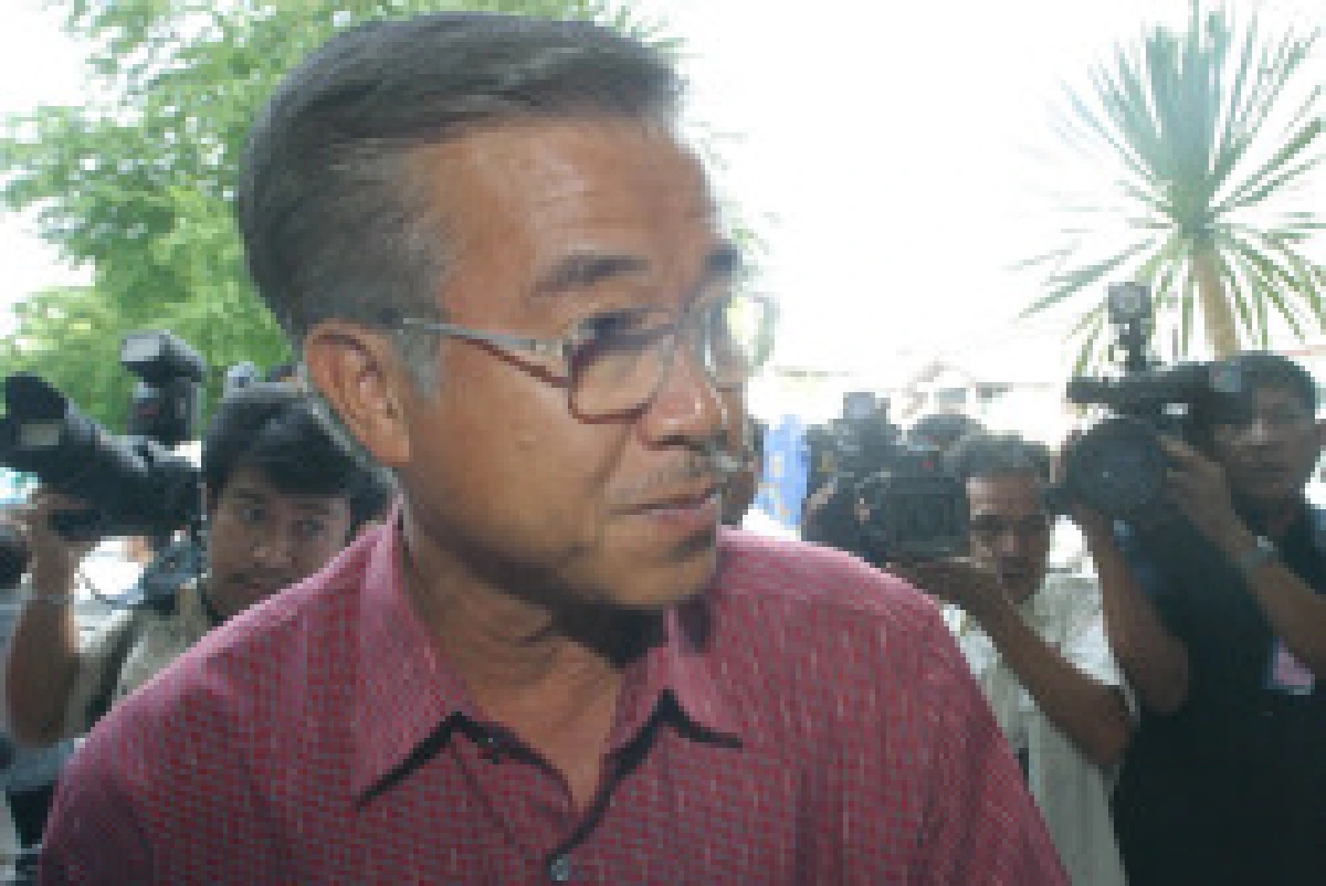 บัญญัติหนุนมาร์คนั่งหัวหน้าพรรคต่อ