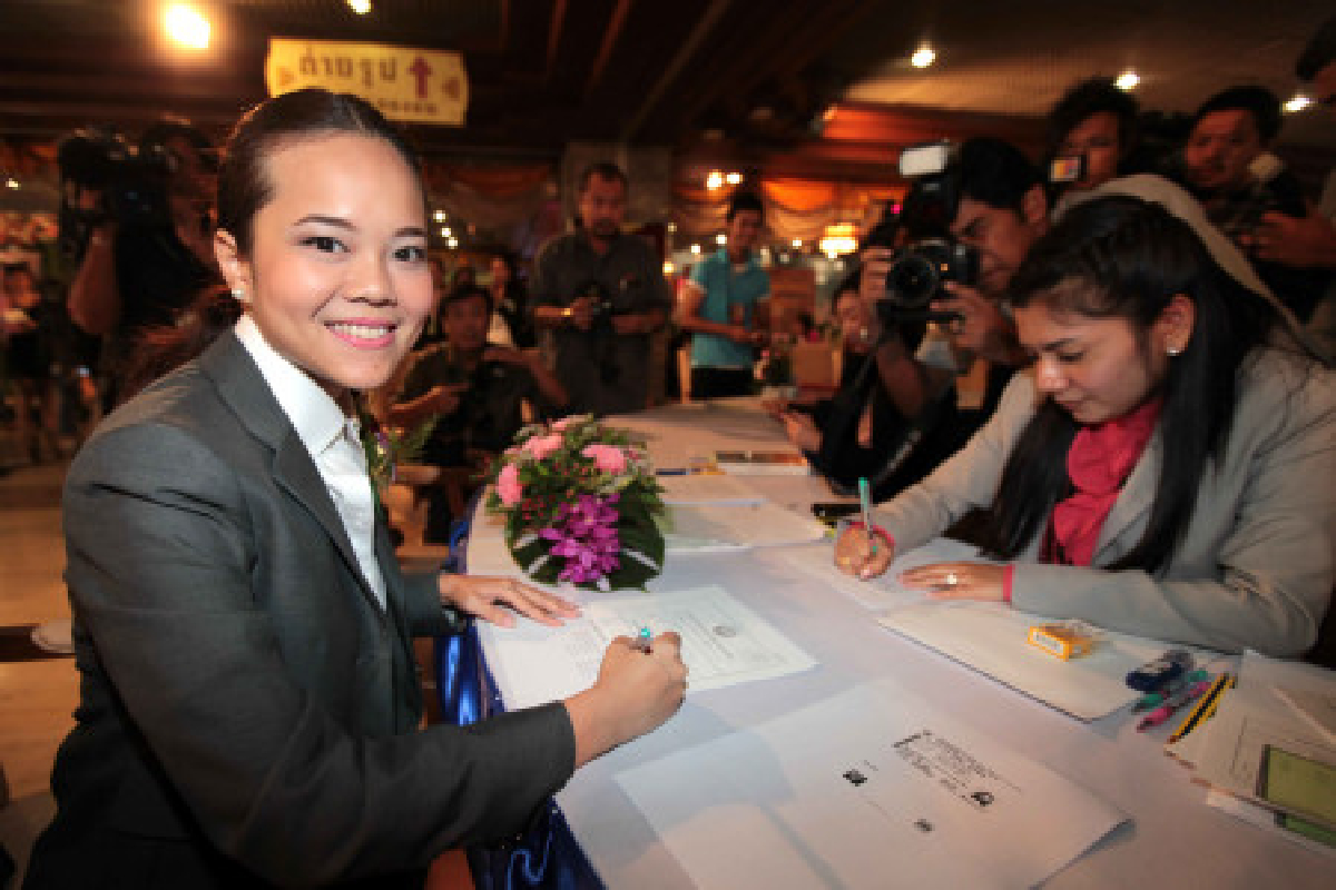 น้องเดียร์ รายงานตัว สส. น้องเดียร์ รายงานตัว สส.