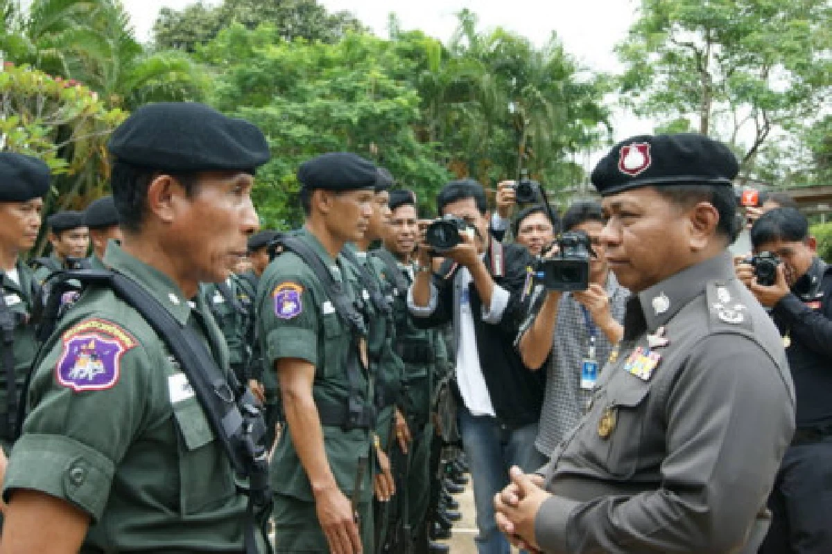 ผบ.ตร.ตรวจพื้นที่ชายแดนเขาวิหาร