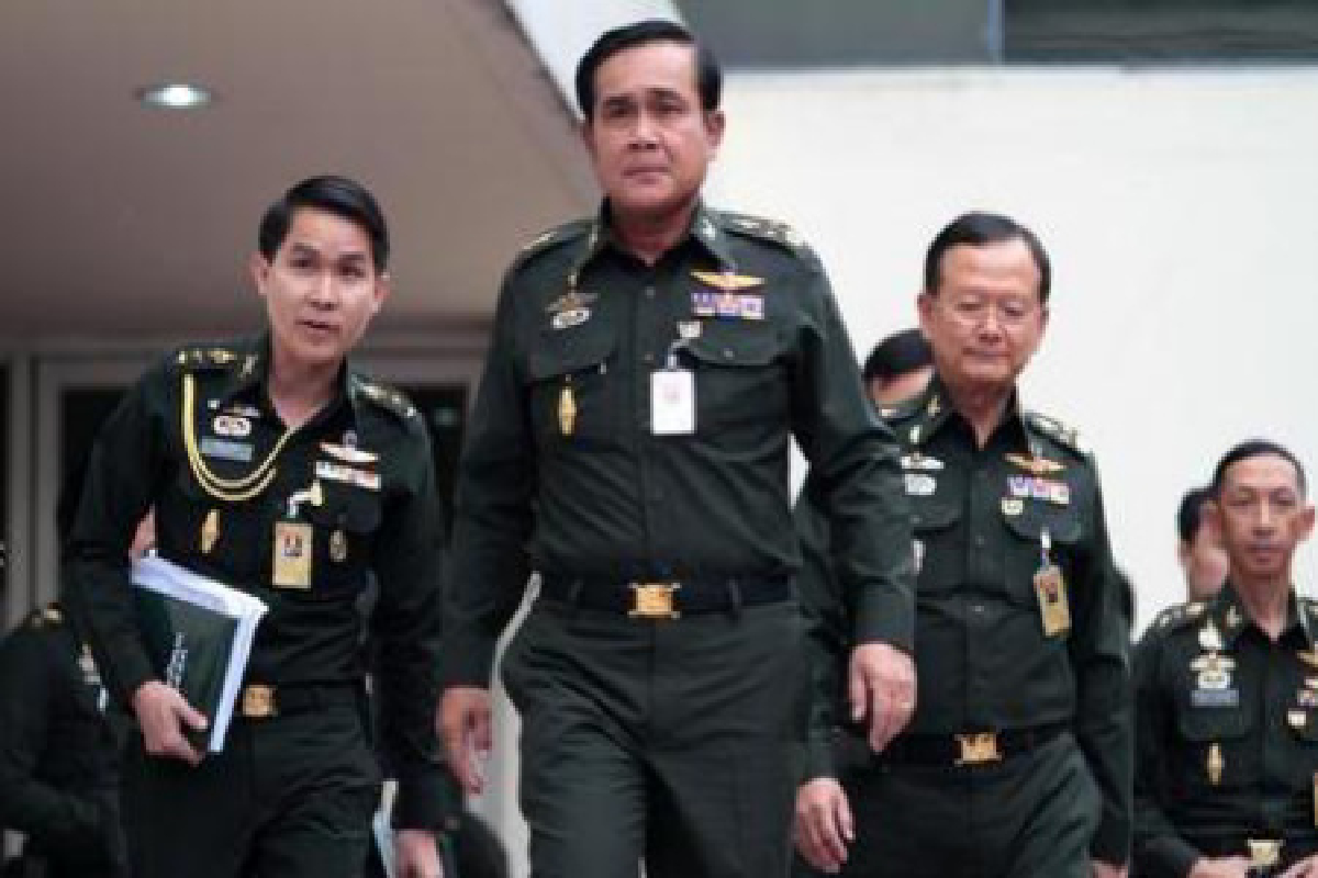 ผบ.ทบ.แนะหาช่องทางเจรจาเขมร ผบ.ทบ.แนะหาช่องทางเจรจาเขมร