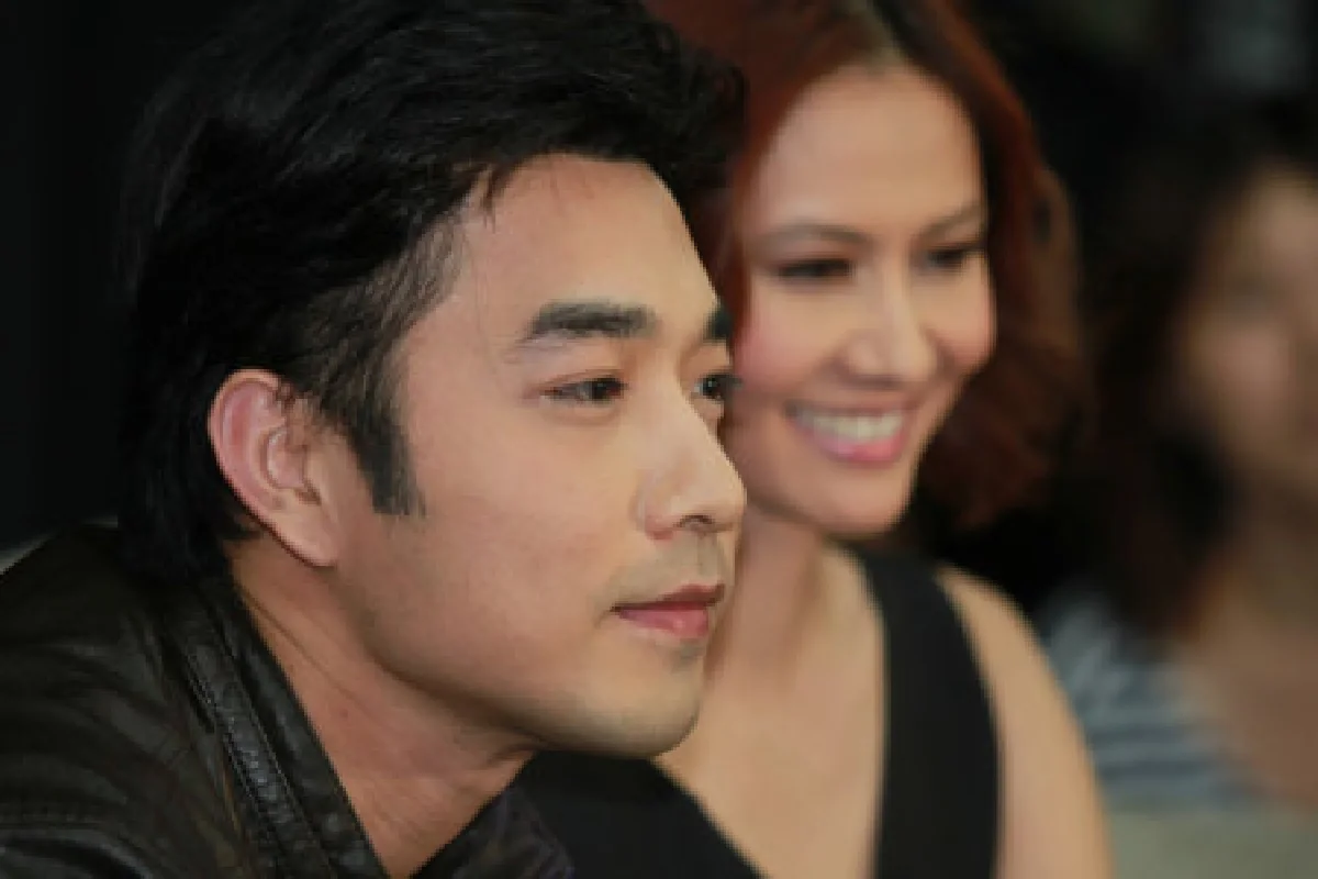 เจมส์-เอ๊ะลดสัมพันธ์หลังคบกัน12ปี