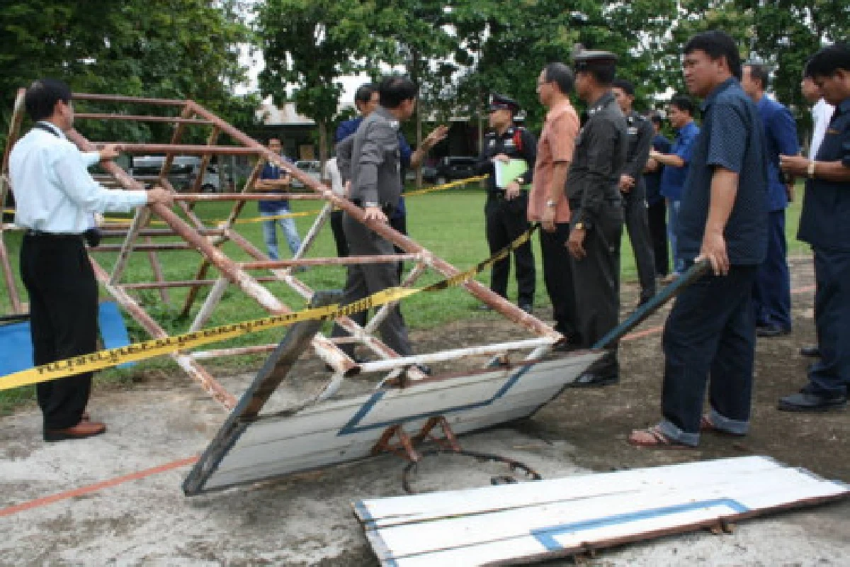 สลด!เสาบาสเก็ตบอลล้มทับหนูน้อยดับ