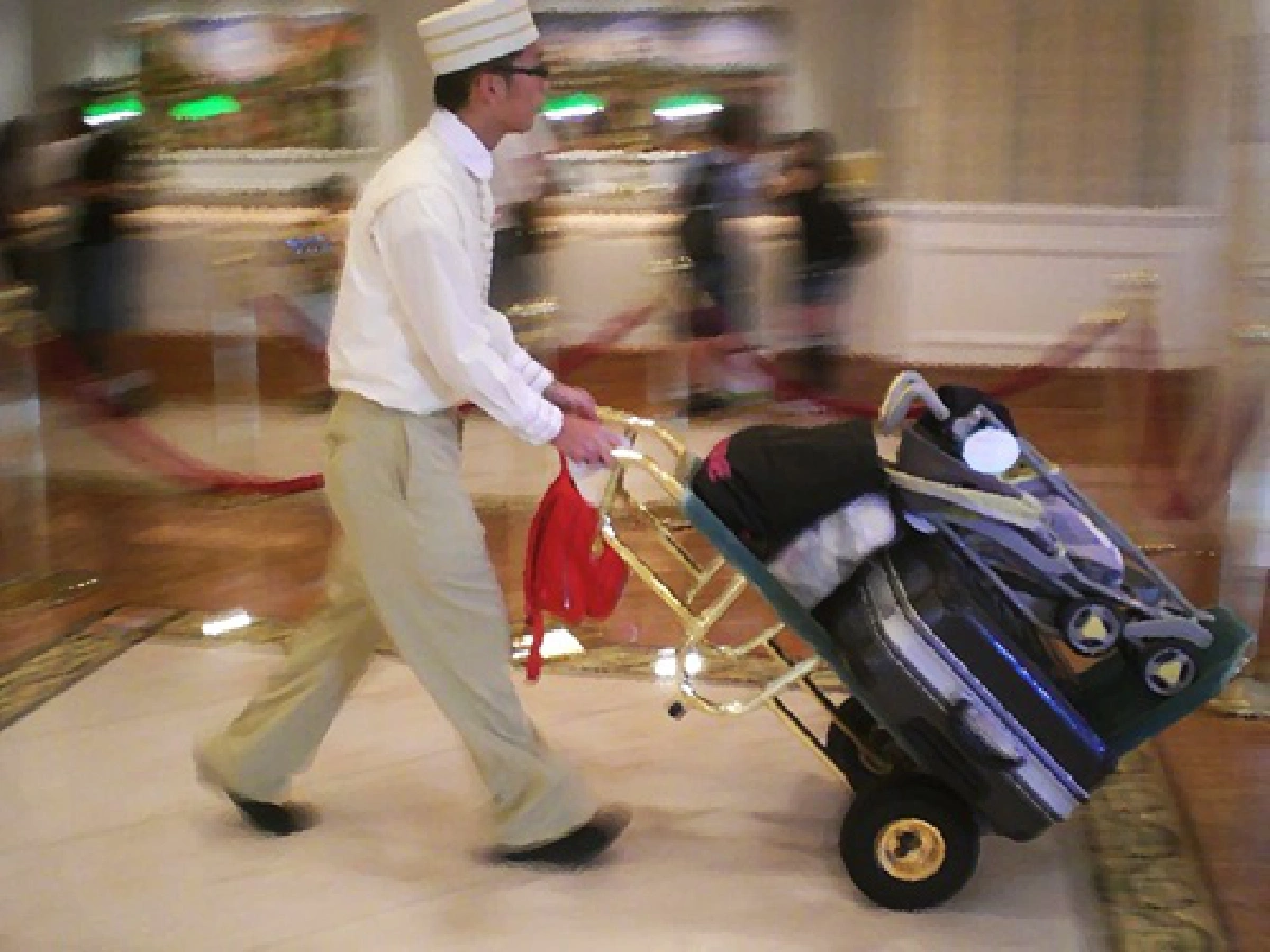 bellhop