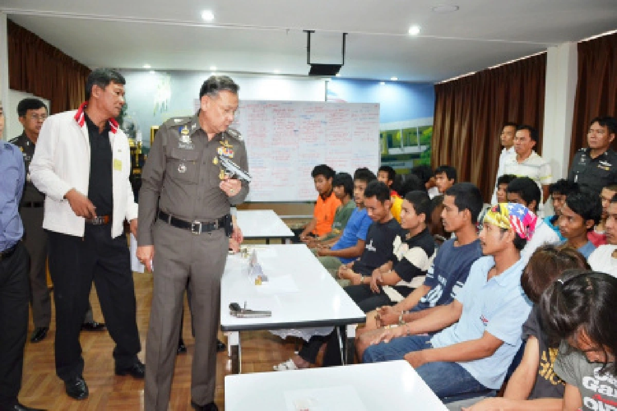 ปูพรมล้างอาชญากรรมรวบผู้ต้องหา-ของกลางอื้อ