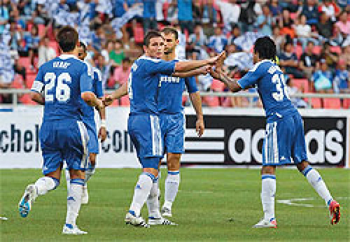 สิงห์บลูขยี้ 4-0 สมราคาสตาร์แข้งโลก