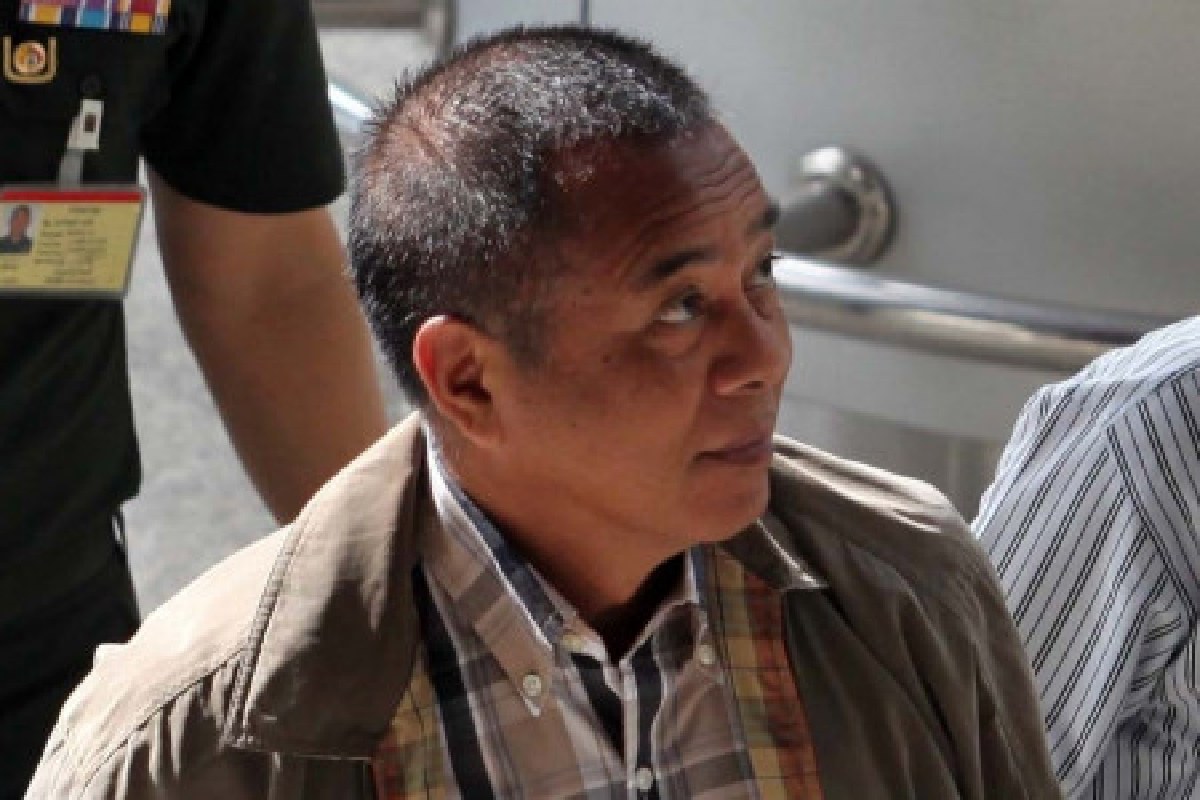 วีระกานต์แจงวุฒิระบุแดงยึดสันติวิธี วีระกานต์แจงวุฒิระบุแดงยึดสันติวิธี