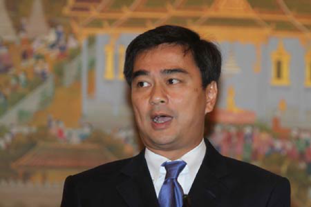 อภิสิทธิ์ปัดดึงพันธมิตรร่วมงานปชป. อภิสิทธิ์ปัดดึงพันธมิตรร่วมงานปชป.