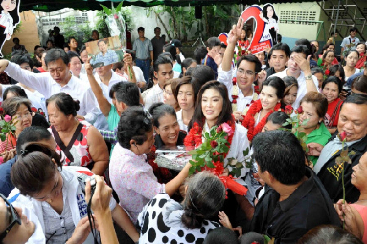 ยิ่งลักษณ์เมินคำทำนายอายุรัฐบาลแค่6เดือน
