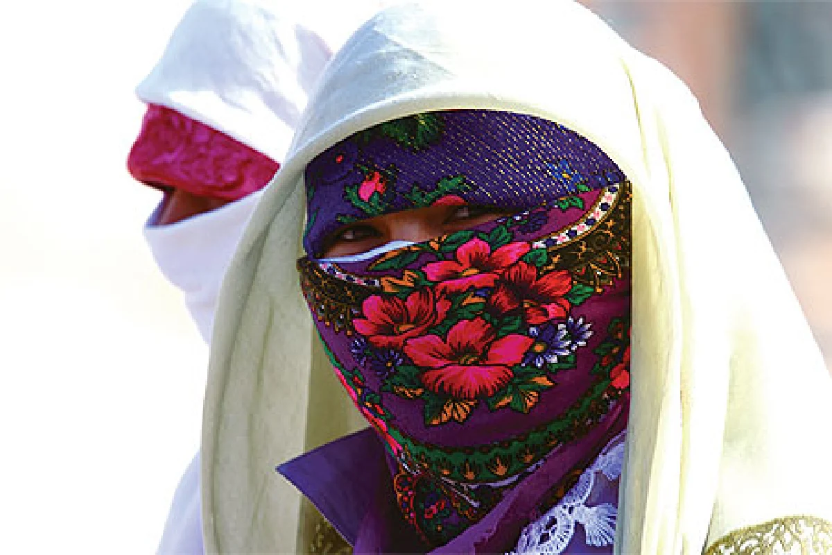 อุซเบกิสถาน : รอยยิ้มของคนฟันทอง