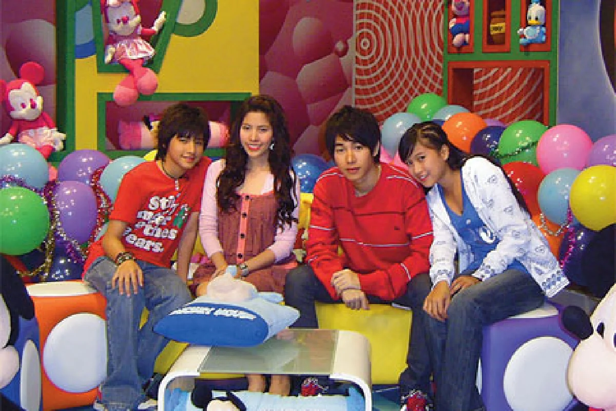 นราธิษณ์ น้ำค้างรวิพล พุ่มเรือง ลูกพี่ลูกน้องที่แสนรักกัน