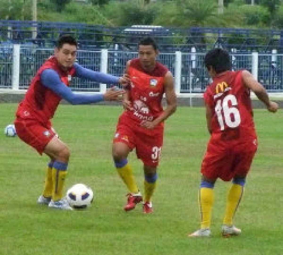 ไทยคัดบอลโลกชนออสซี,ซาอุฯ,โอมาน
