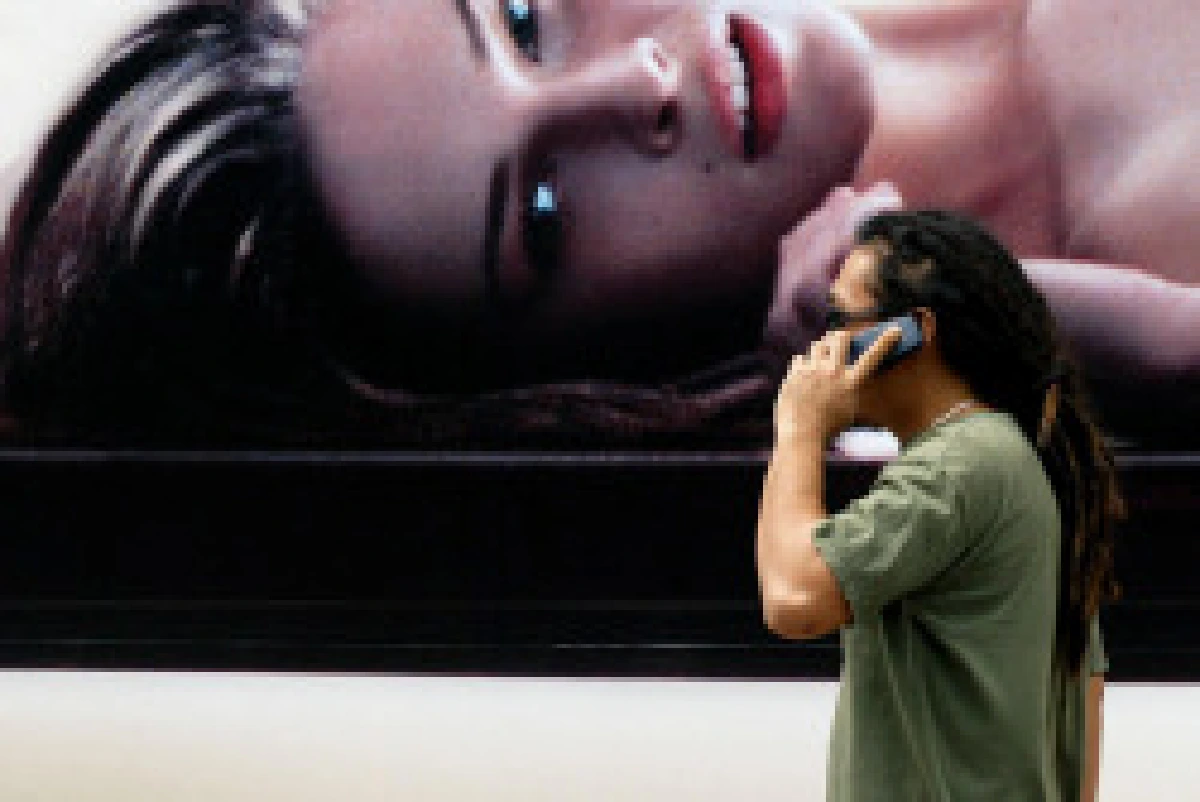 สำรวจพบวางมือถือหัวเตียงเสี่ยงเนื้องอกในสมอง