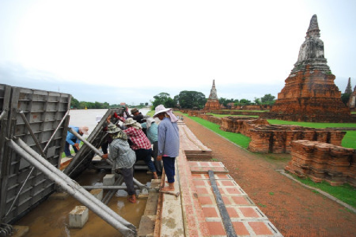 ตั้งกำแพงกั้นนำท่วมโบราณกรุงเก่า ตั้งกำแพงกั้นนำท่วมโบราณกรุงเก่า