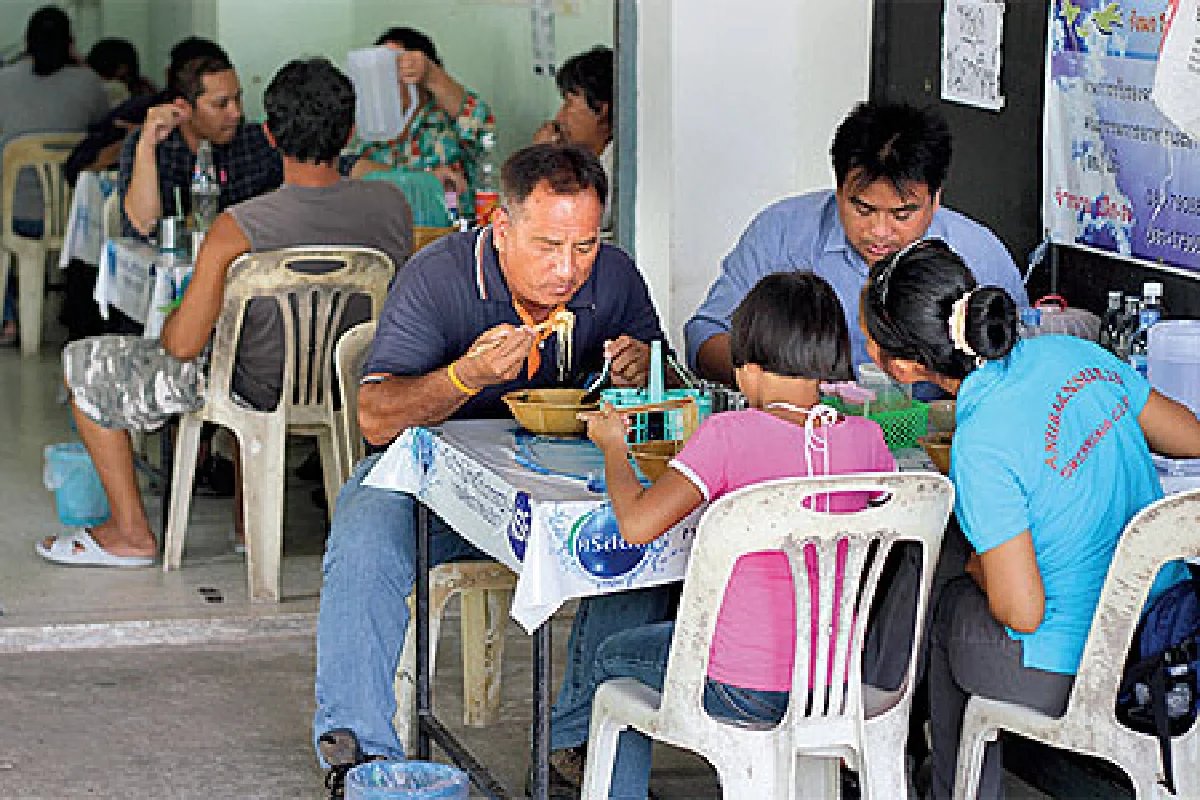 ก๋วยเตี๋ยวเป็ดสนามม้า ขึ้นชื่อในโคราช
